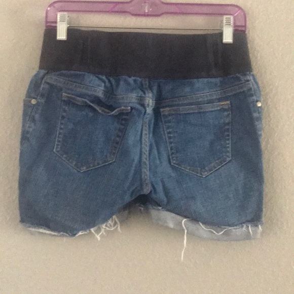 Maternity shorts - Picture 2 of 3